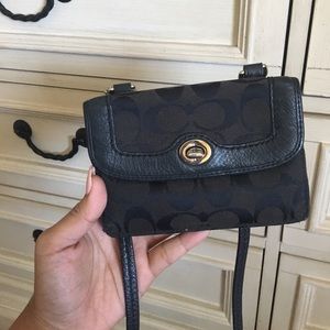 ❗️CLOSET CLEANOUT ❗️Coach Wallet On a Chain